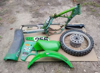 88-89 Kawasaki KX125 Parts For Sale, Frame, Seat, Tank Etc..