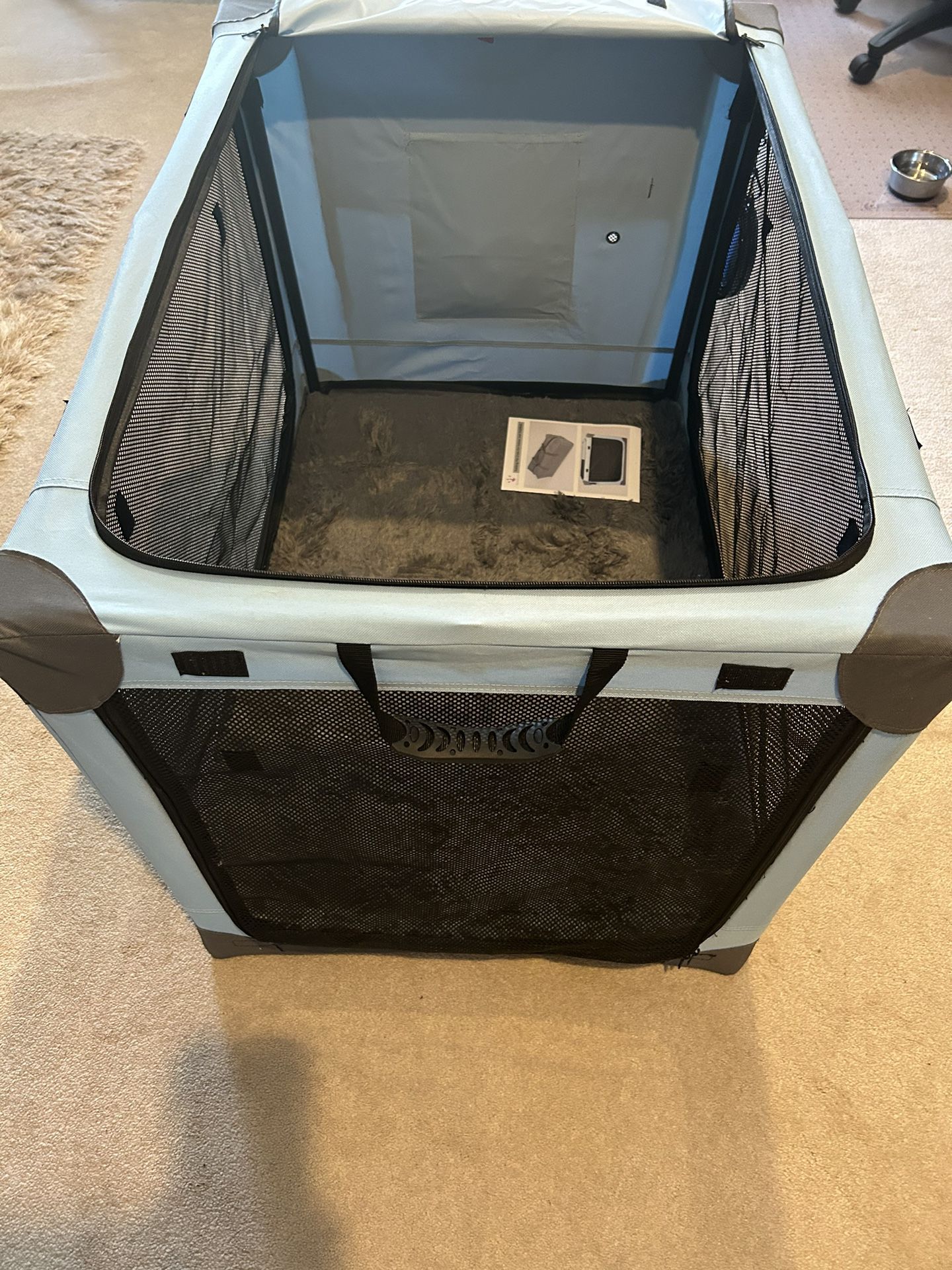 collapsible large dog/ cat crate .. new
