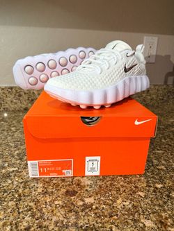 Nike mind 002 size 11.5