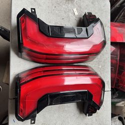 Toyota tundra tail lights Oem