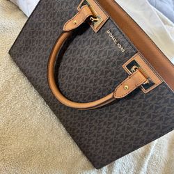 Michael Kors Authentic purse 