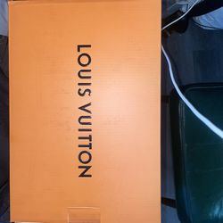 Lv trainers size9 color cream white blue and red