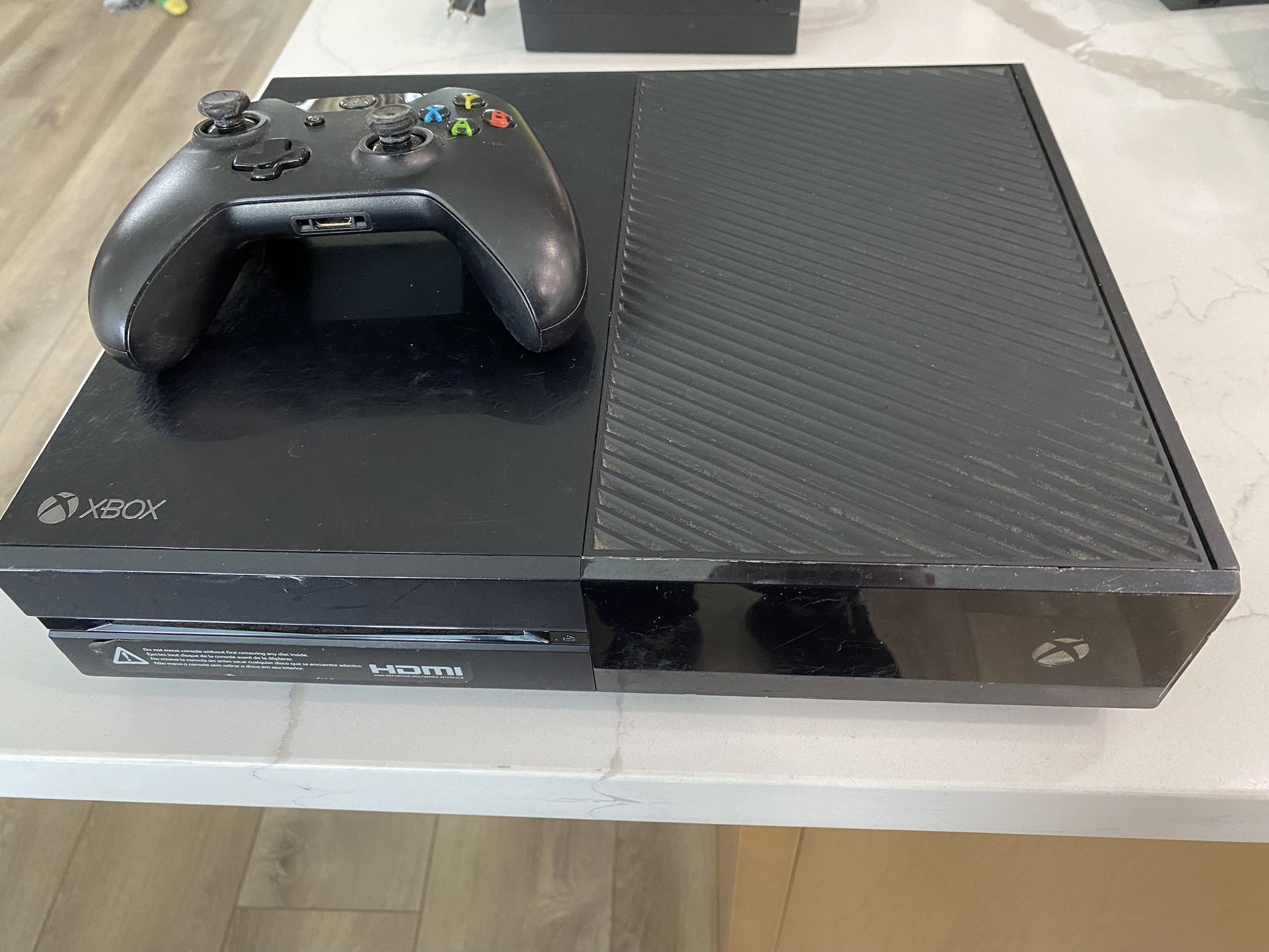 Xbox One Black With Black Controller