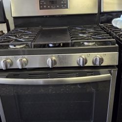 Sansung Stove In Great Condition 