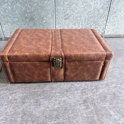 Brown leather wine case