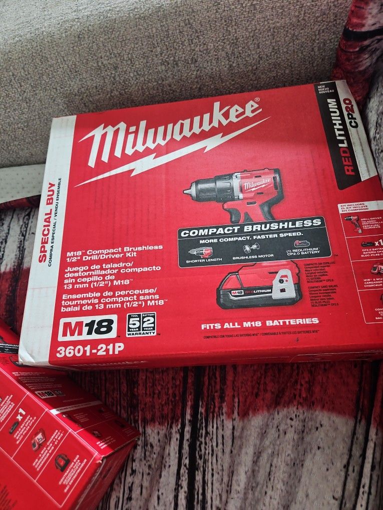 M18 Compact Brushless 1/2 Drill Driver Kit