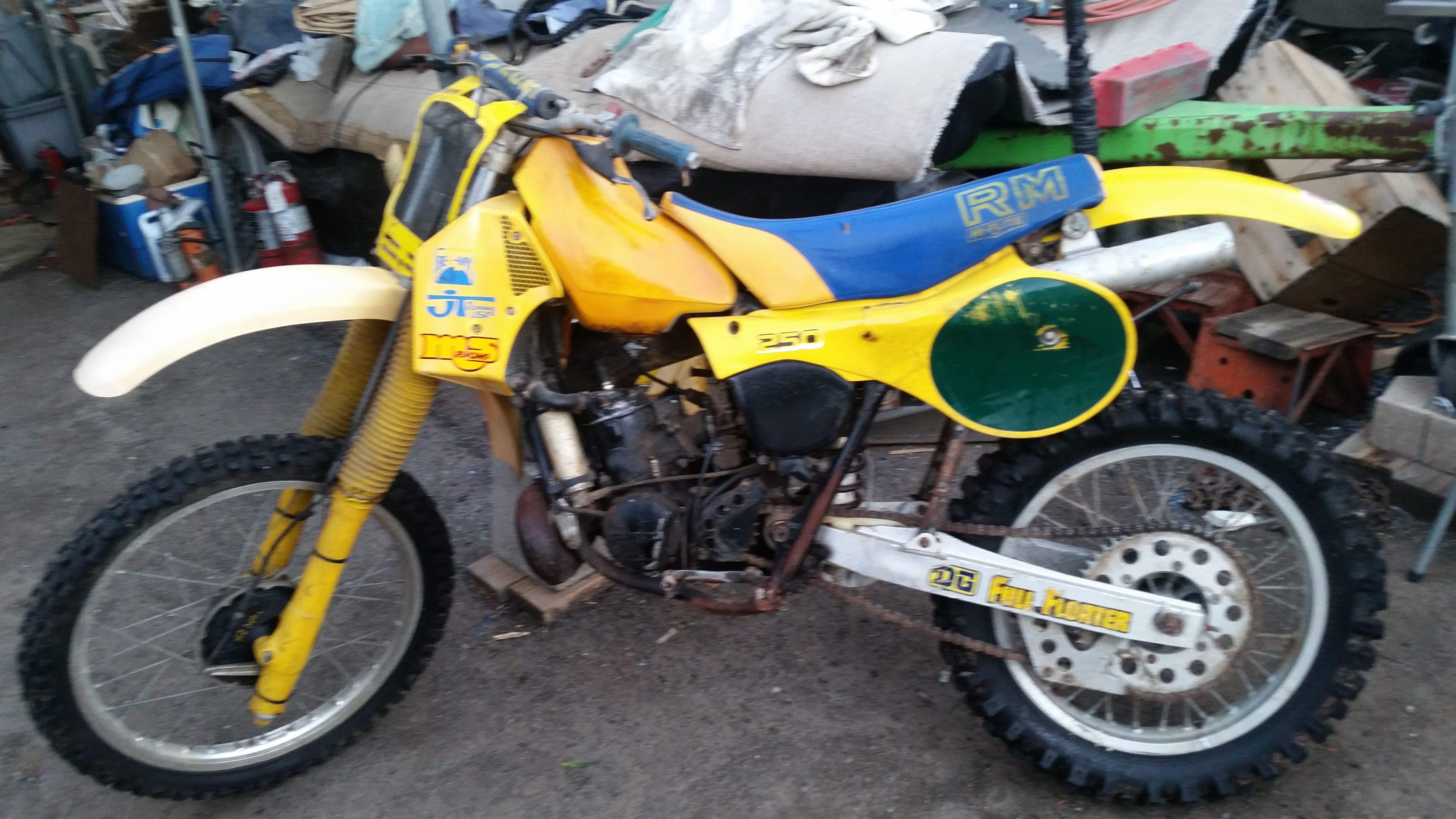 1982 Suzuki RM 250 / Vintage MX DIRTBIKE