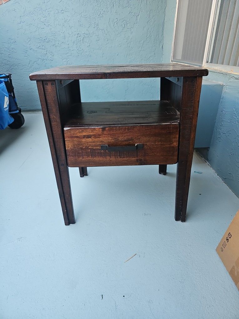 Wood End Table With Drawer