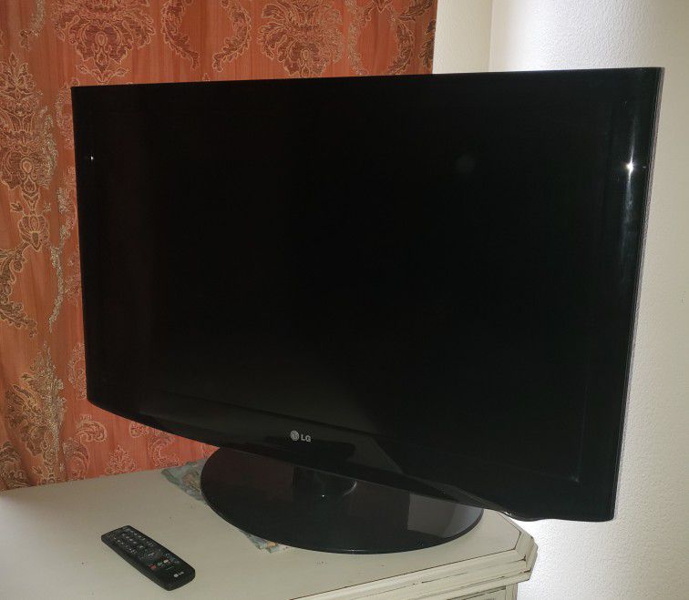 LG LCD TV 37"