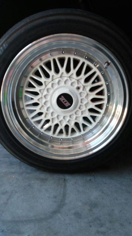 4x100 and 4x114 ....16x8 with 205/50R16 tires.
