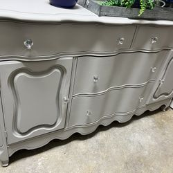 CUTE GRAY BUFFET OR TV STAND AT PICKY PINCHERS 1621 N Highland Ave Clearwater Open WEDNESDAY THRU SATURDAY NOON TO 6pm And Sunday Noon To 4pm