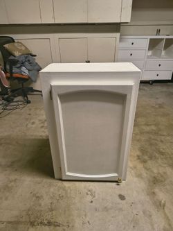 Wall cabinet