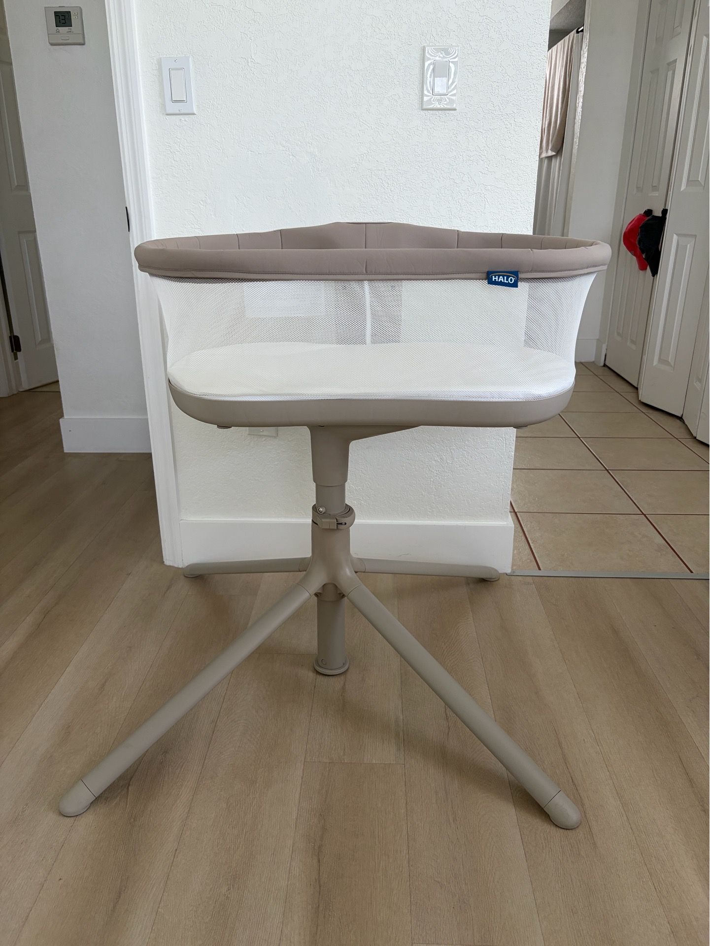 HALO BassiNest Swivel Sleeper 3.0