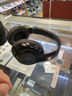 Headphones 🎧