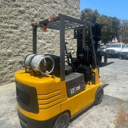 Forklift 