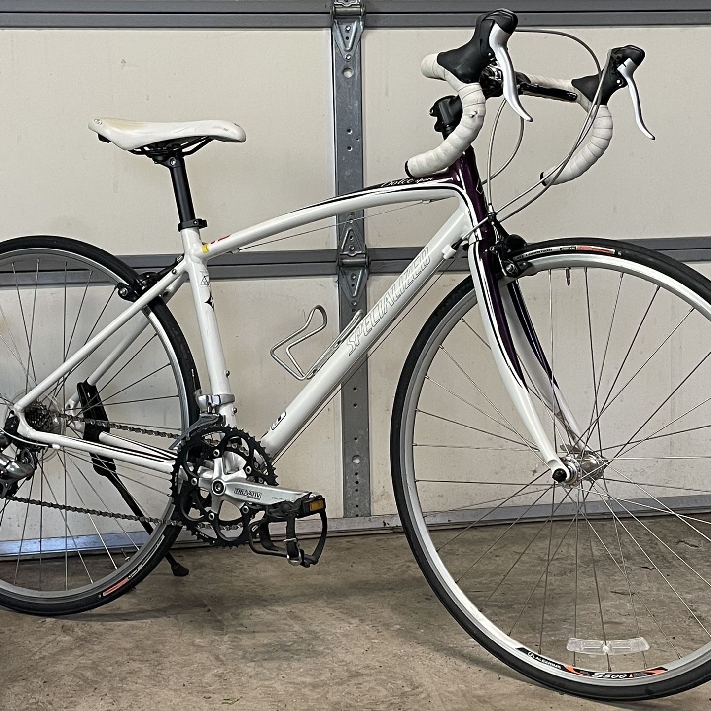 Specialized Dolce Sport Road bike. Ladies womans fit 51cm very