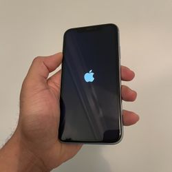 UNLOCKED IPHONE XR / LIMITED STOCK 