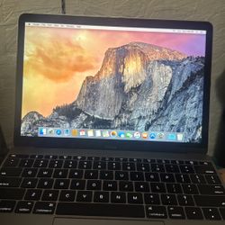MacBook
