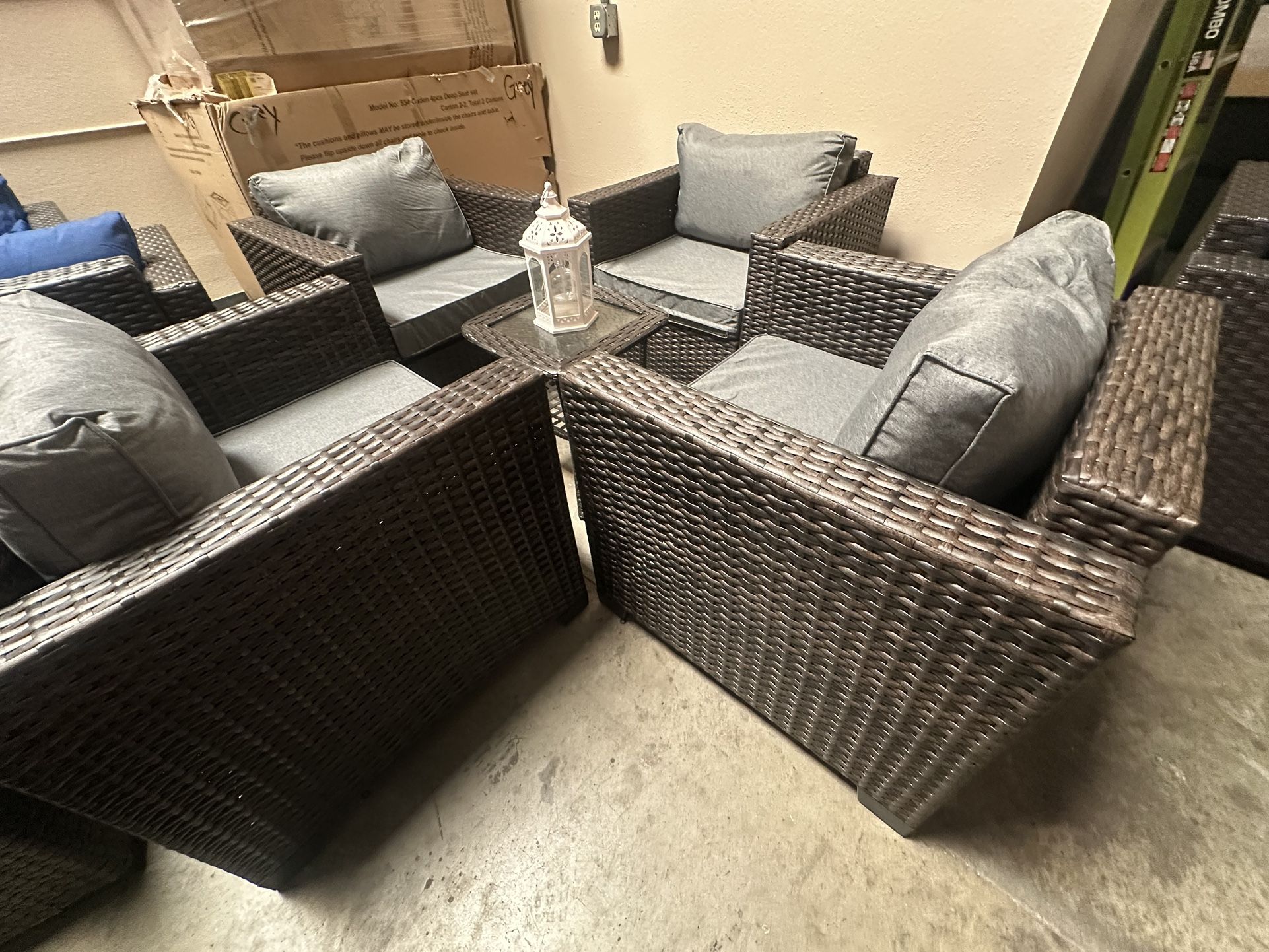 New Outdoor Patio Furniture Set With Table