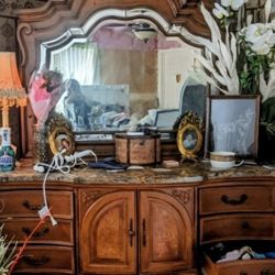 Beautiful Dresser With Ornate Beveled Mirror Top Perfect For That Unique Bedroom