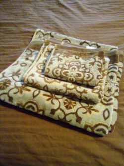 3 Piece Brown and turquoise bath towels