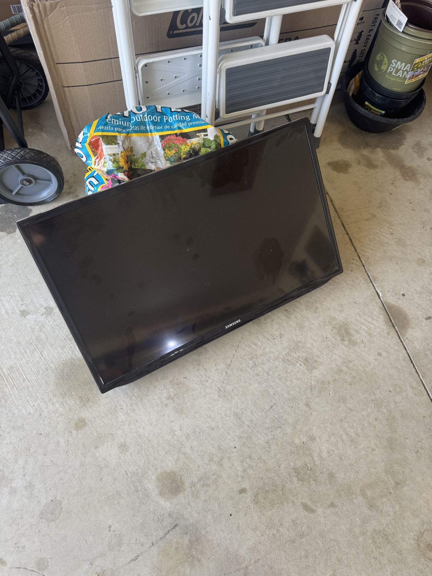 Samsung TV 28”