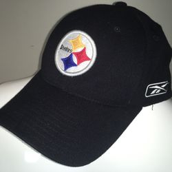 Reebok NFL Pittsburgh Steelers Hat Size M/L Dry Clean Only Acrylic Please see photos for details Pre-owned