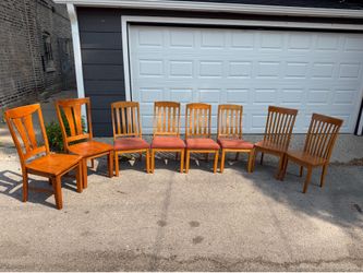 Set of 8 dining chairs