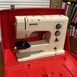 Bernina 830 Record Sewing Machine