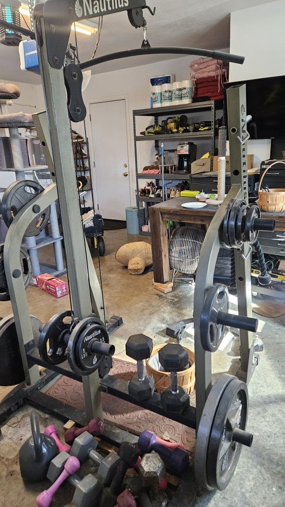 Nautilus Weight Set. 450 Lb Included.