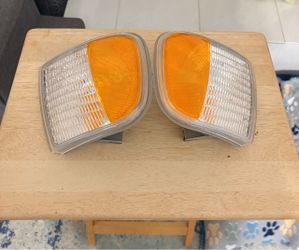 Corner Turn Signal Light Pair