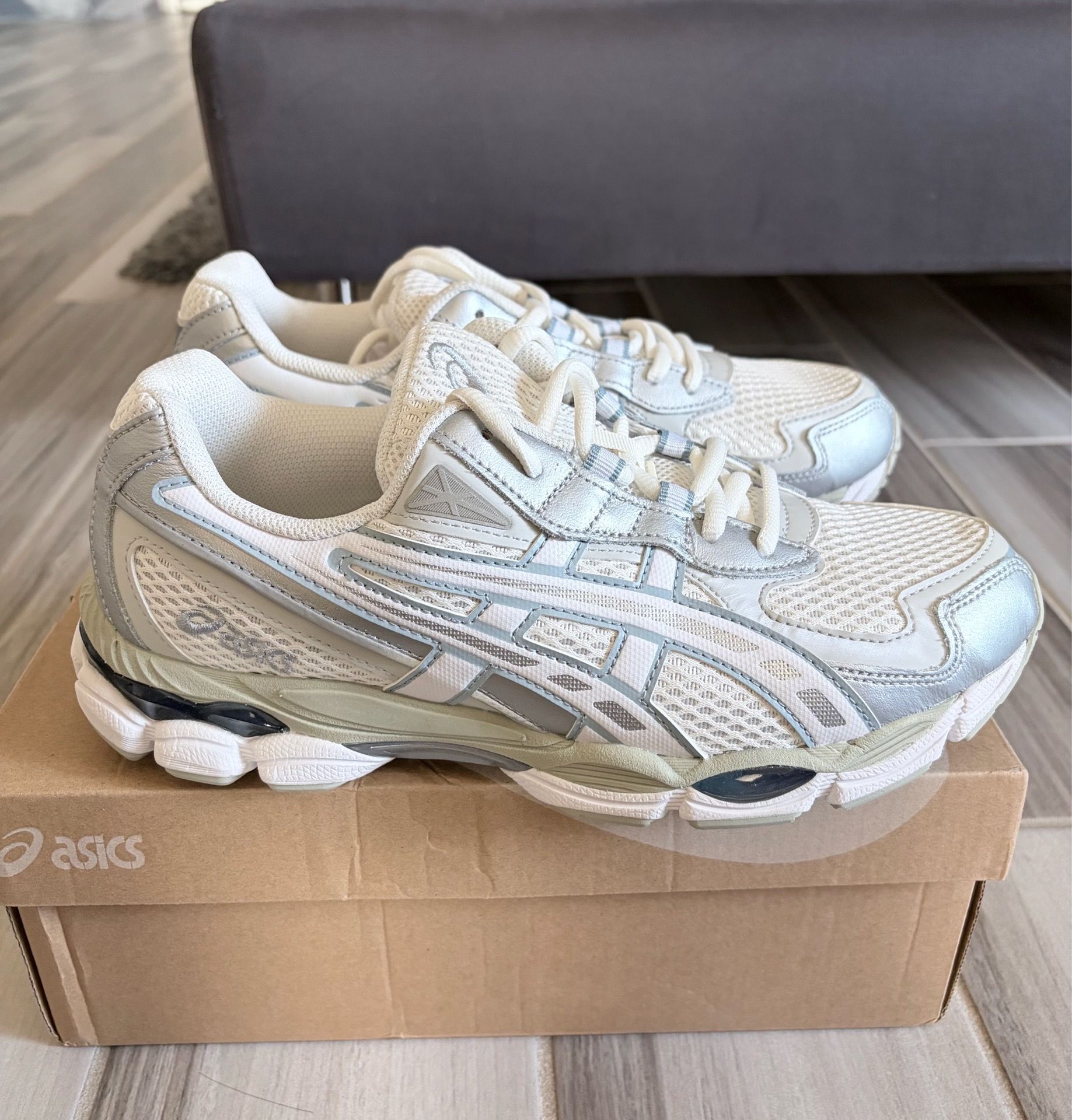 Men's ASICS GEL-NYC 2055 Shoes - Cream Dolphin Grey - size 9, 9.5, 10