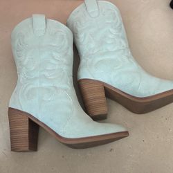 Pioneer Woman Dusty Blue Cowboy Boots Size 7