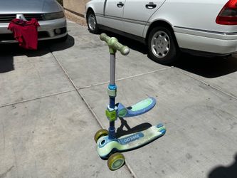 Gotrax Kids 3-Wheel Scooter With Seat