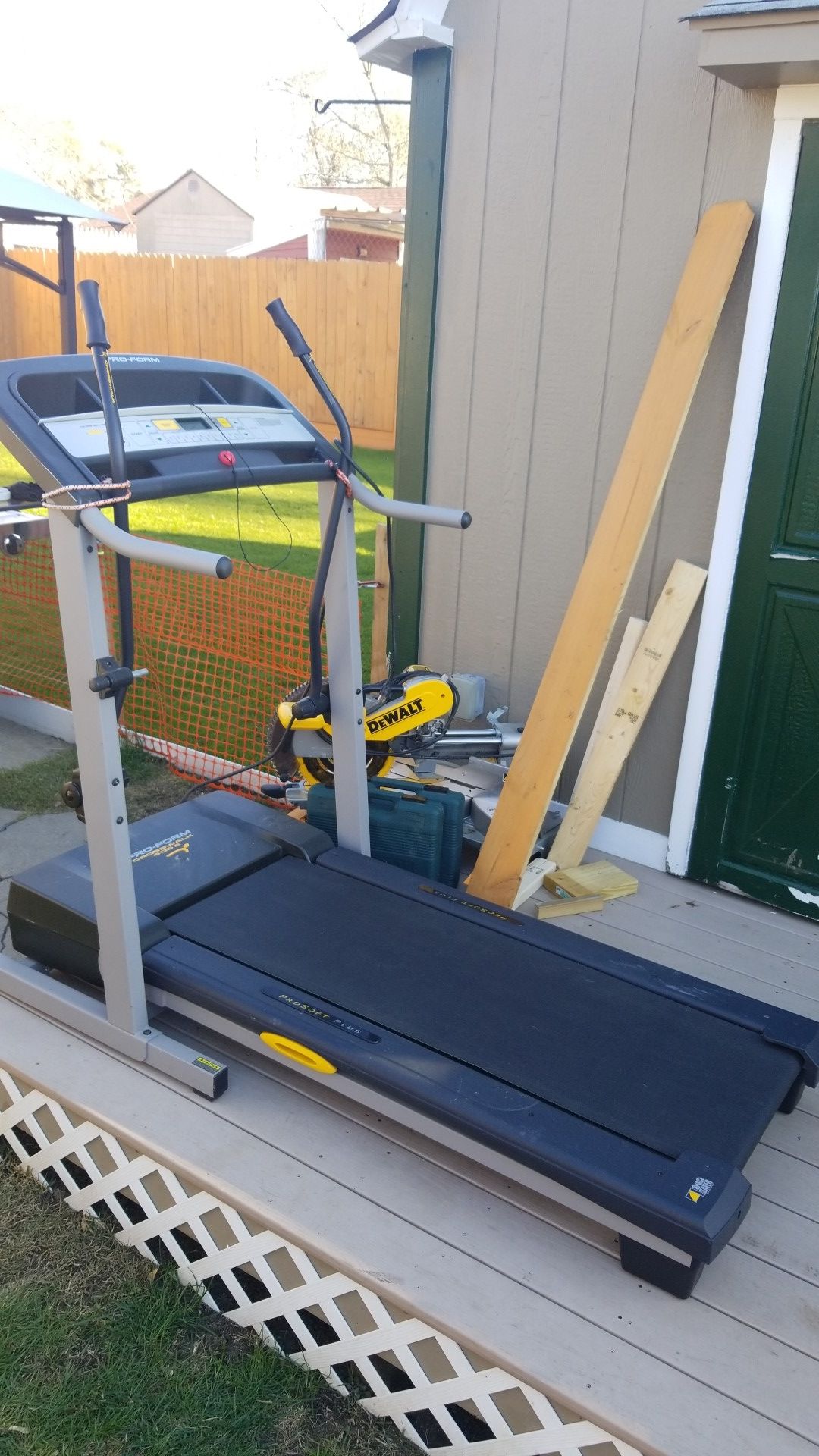 Proform cross walk 405E Treadmill for Sale in Erial, NJ OfferUp