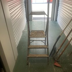 Step Ladder 