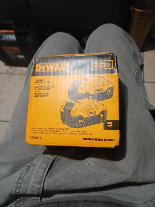 New In box Dewalt Batteries 2 Pack