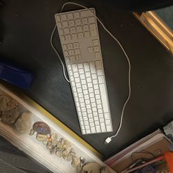 Apple Keyboard