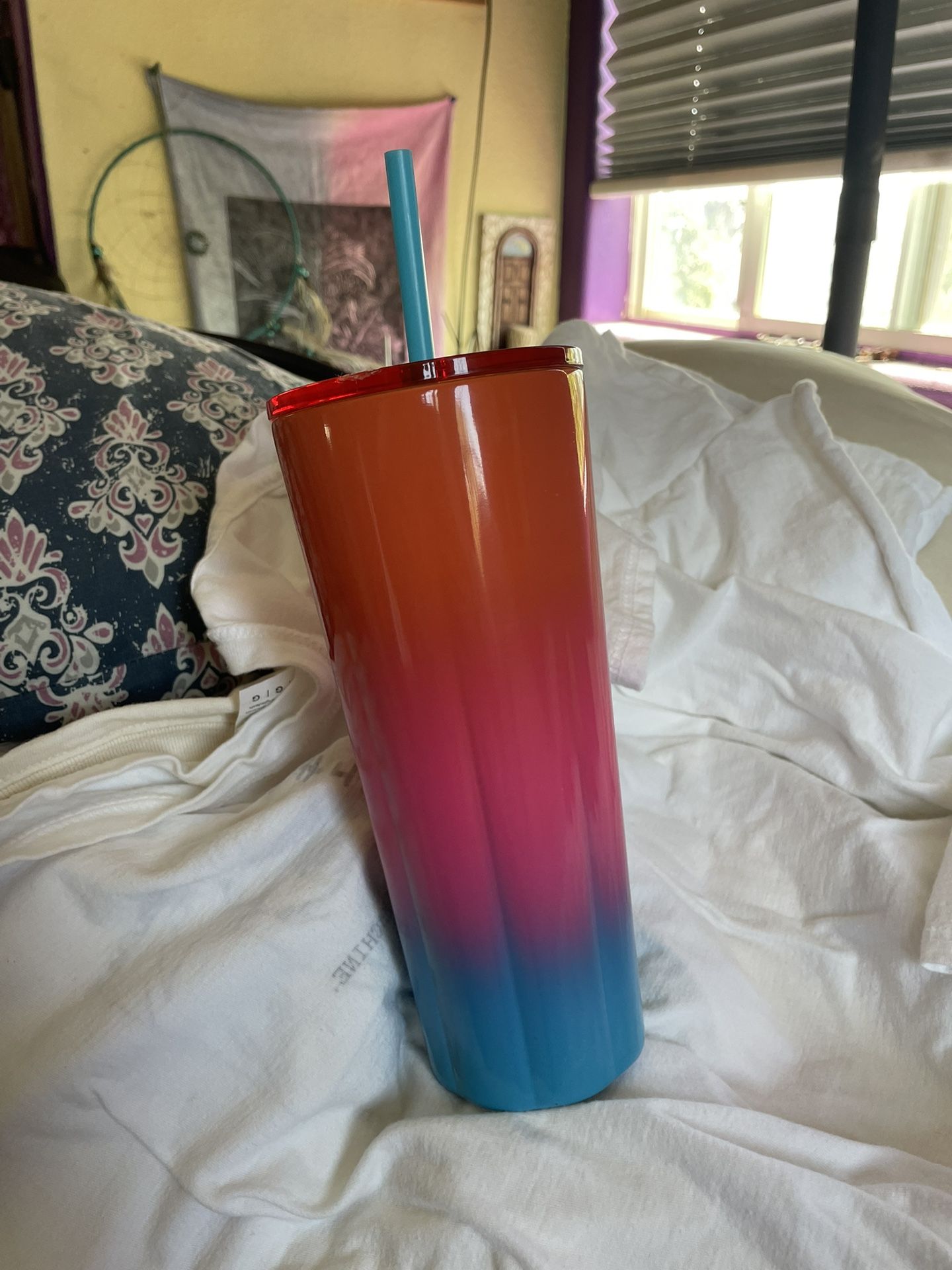 20 oz Starbucks ombré cold cup with straw, from the 2022 collection