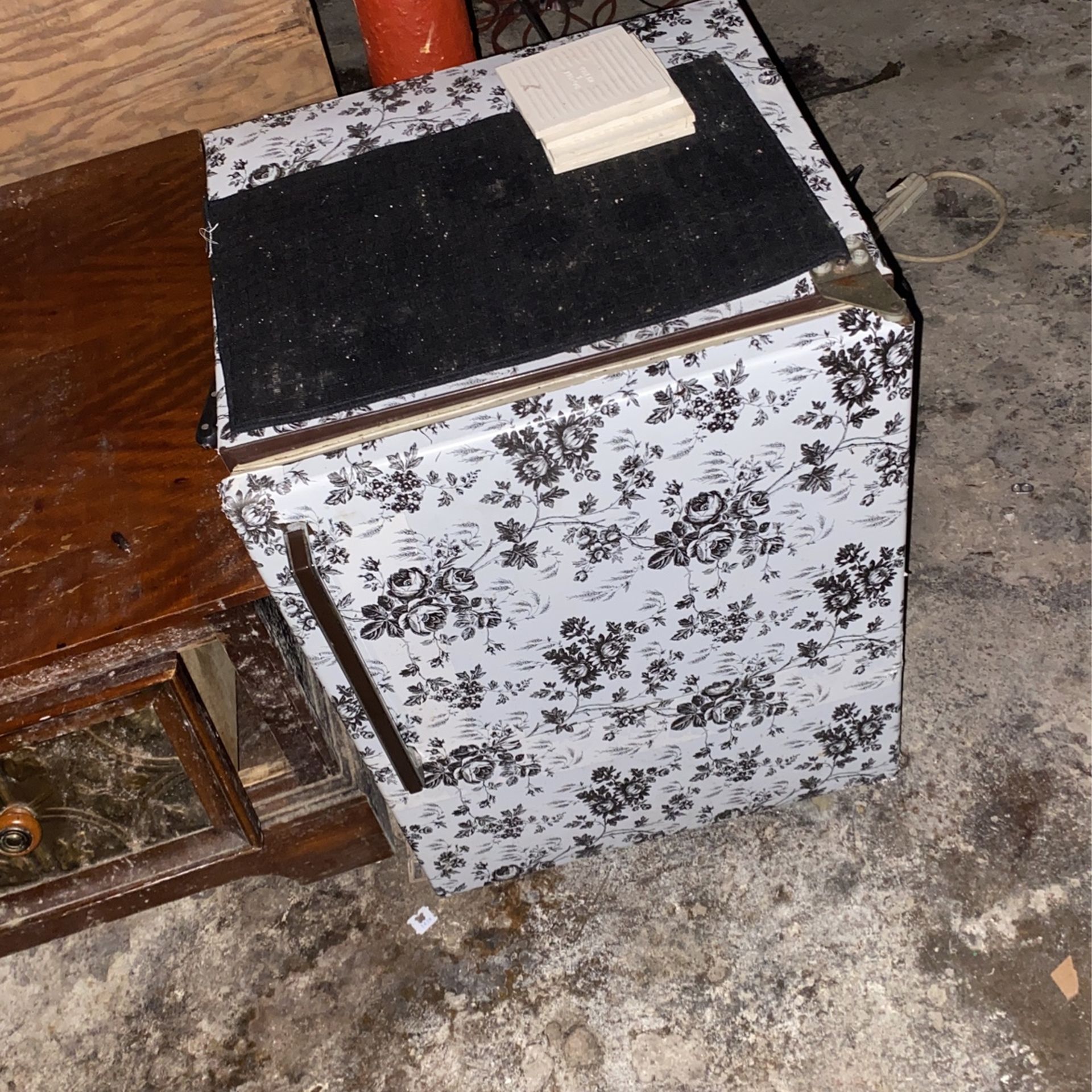 Mini Fridge