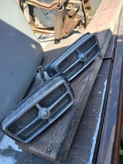 Cuguar lower front valance lights 69-80