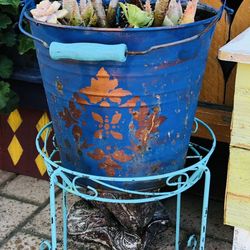 PLANT STAND WITH POTTED PLANT