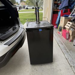 Keg Mini Fridge With Beer, Topper, And The Co2
