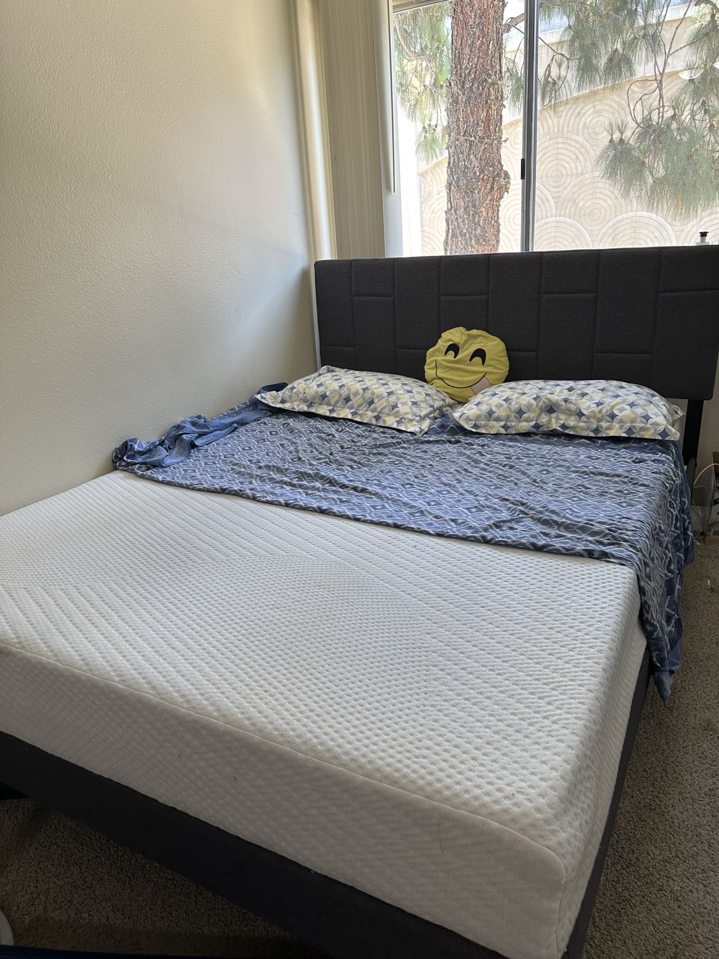 Zinus 8-inch Medium Firm Queen Mattress with a stylish bed frame with 2 pillows