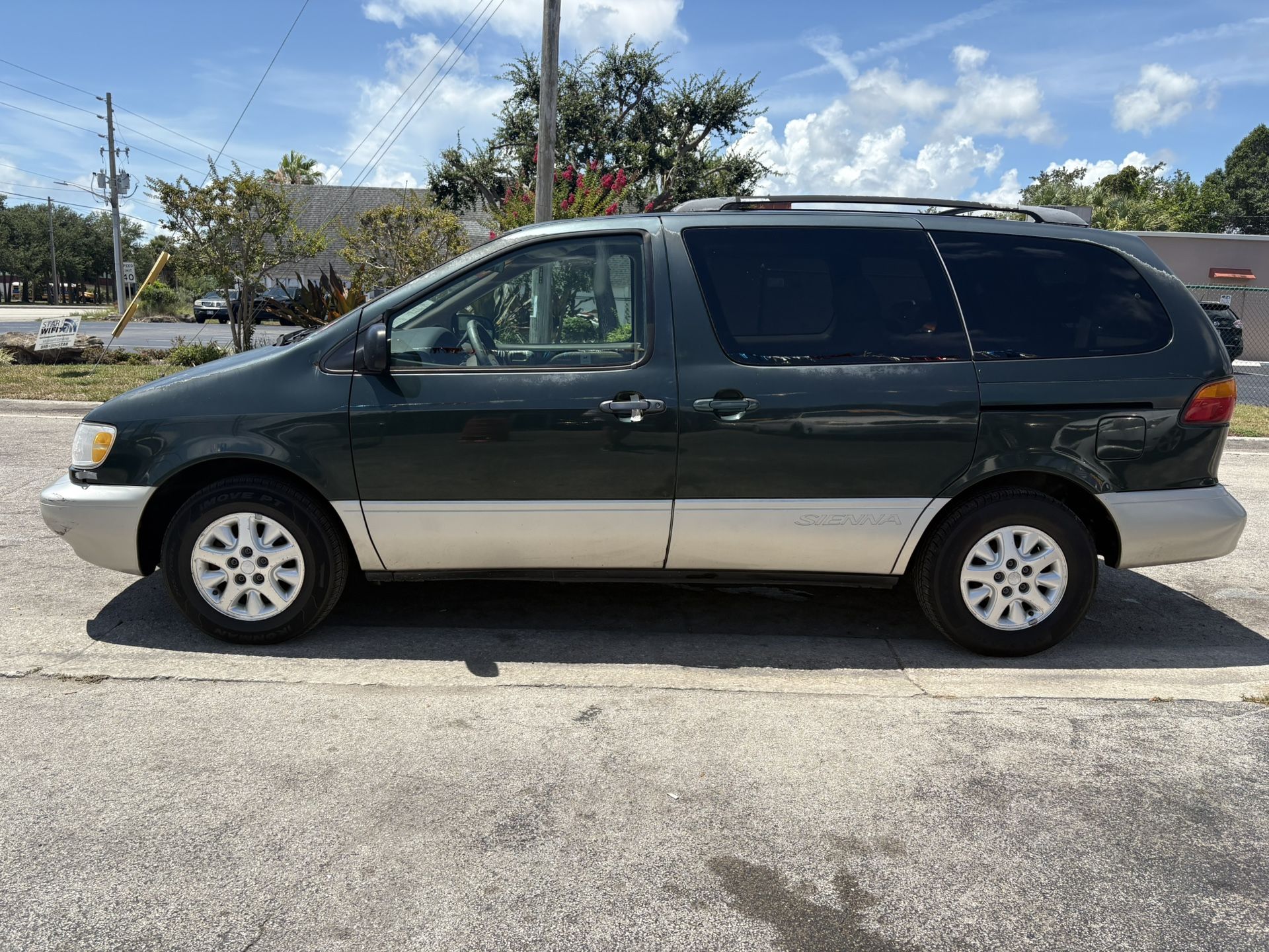 2000 Toyota Sienna