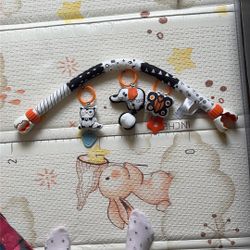 Baby bassinet hanging toys