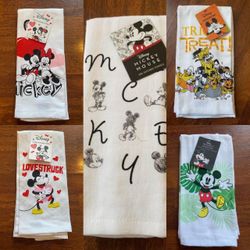 Choice of Design - One (1) Brand New 2 Pack Kitchen Towels - Disney Mickey or Minnie Mouse