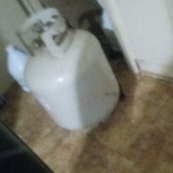 Propane Tank Nothing Wrong With It Just Do Not Have A Grill Anymore Need Gone ASAP