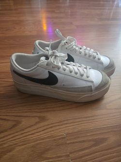 Nike platform size 7.5 woman
