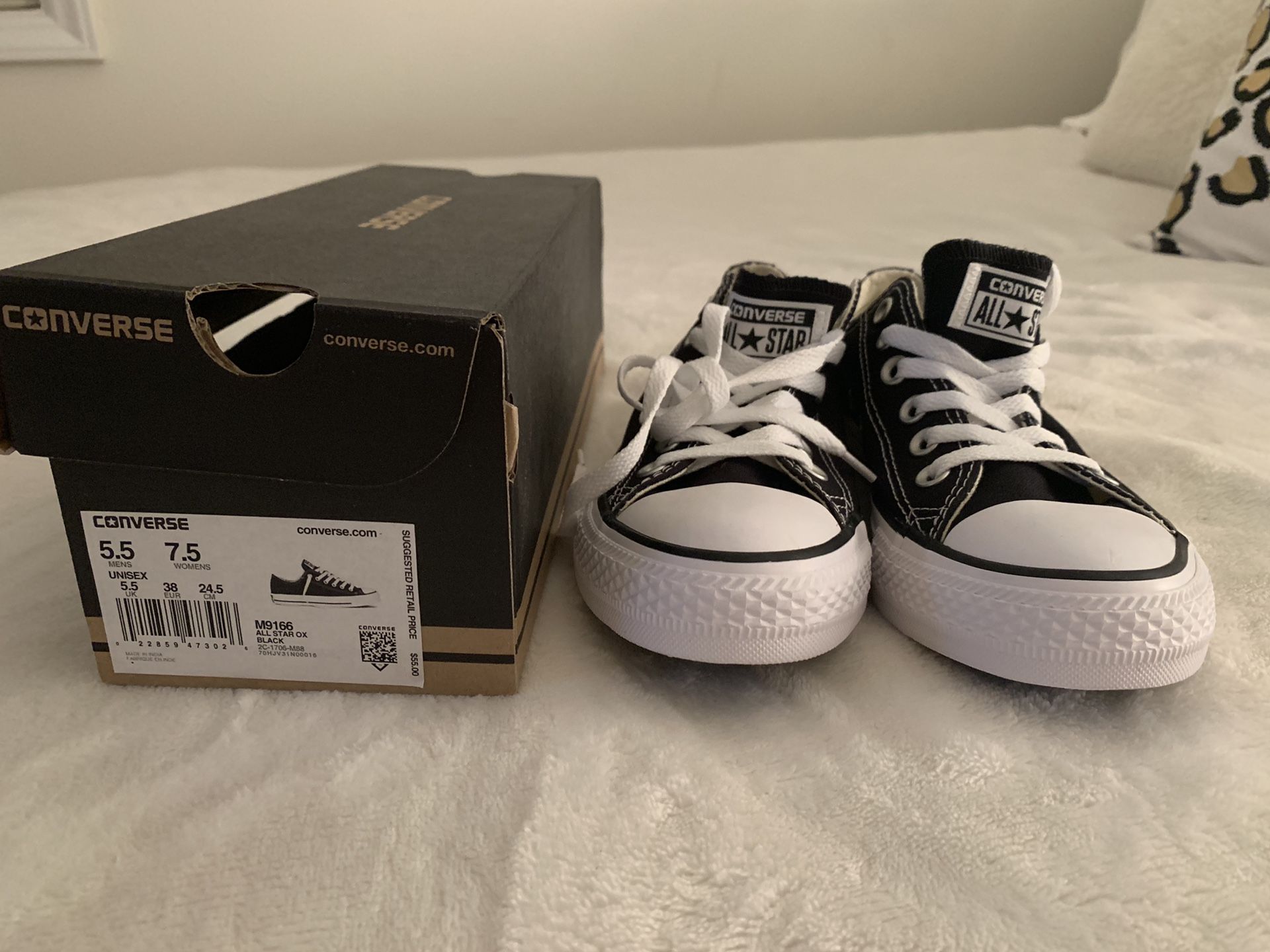 Black converse - never worn! - women’s size 7.5, men’s size 5.5